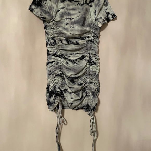 Missguided ruched tie dye dress - Picture 2 of 6